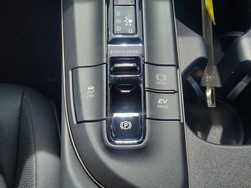 Used 2023 Toyota Crown AWD/4WD image 34