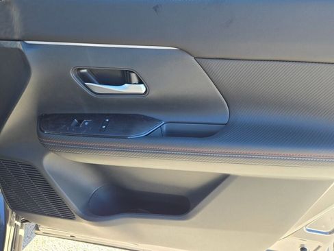 New 2026 Nissan Kicks SR w/ Cold Weather Package image 7