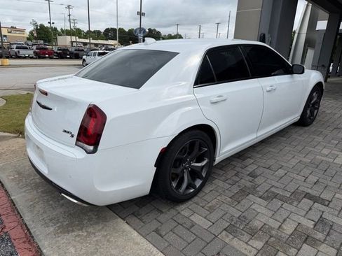 Used 2021 Chrysler 300 S RWD image 4