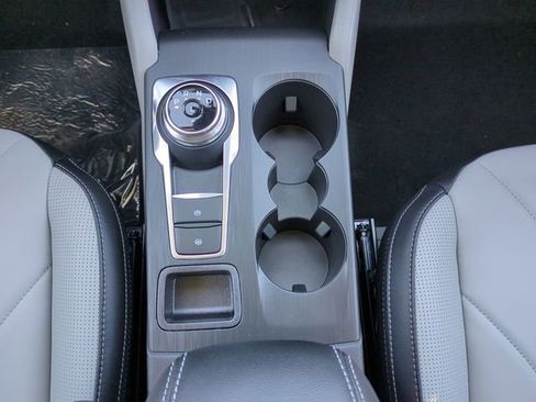 Used 2025 Ford Escape SE w/ PHEV Premium Package FWD image 19