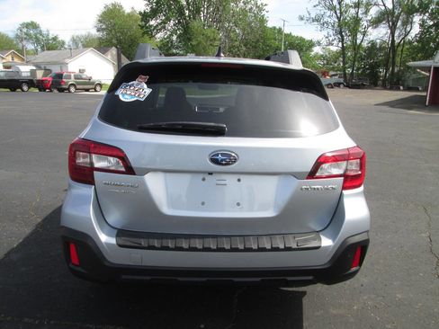 Used 2019 Subaru Outback 2.5i Limited AWD/4WD image 18