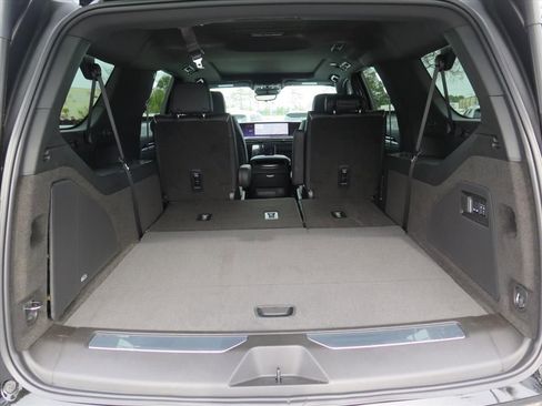 New 2026 Cadillac Escalade ESV Luxury w/ LPO, Radiant Package image 25