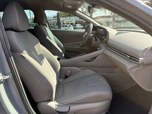 Used 2021 Hyundai Elantra SEL w/ Convenience Package FWD image 14