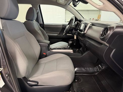 Used 2019 Toyota Tacoma SR5 AWD/4WD image 25