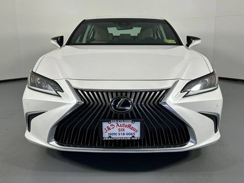 Used 2021 Lexus ES 250 w/ Premium Package AWD/4WD image 2