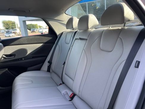 Used 2024 Hyundai Elantra Limited FWD image 20