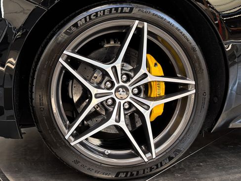 Used 2016 Ferrari California T RWD image 23
