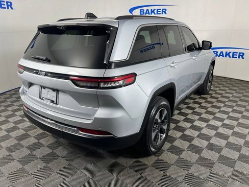 Used 2022 Jeep Grand Cherokee Limited 4xe w/ Luxury Tech Group II AWD/4WD image 6