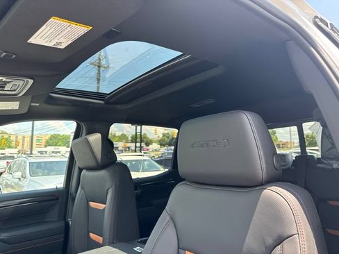 New 2026 GMC Sierra 1500 AT4 w/ AT4 Premium Package AWD/4WD image 18