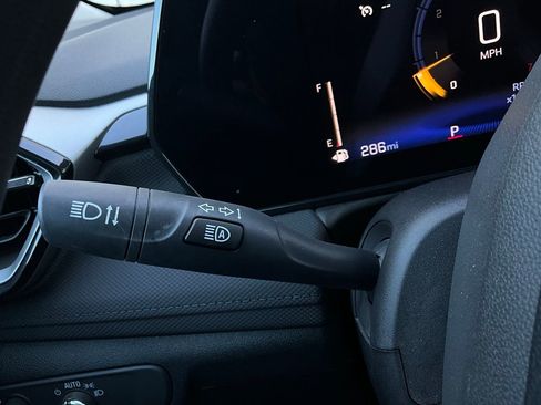 Used 2025 Chevrolet TrailBlazer LT image 32