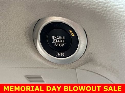 Used 2022 Chrysler Pacifica Limited w/ Uconnect Theater Family Group AWD/4WD image 24