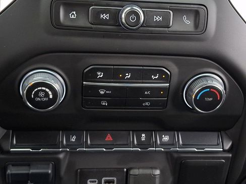 Used 2025 Chevrolet Silverado 2500 Custom image 15