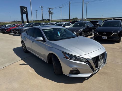 Used 2019 Nissan Altima 2.5 SL FWD image 5