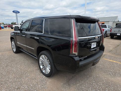 Used 2017 Cadillac Escalade Platinum AWD/4WD image 3