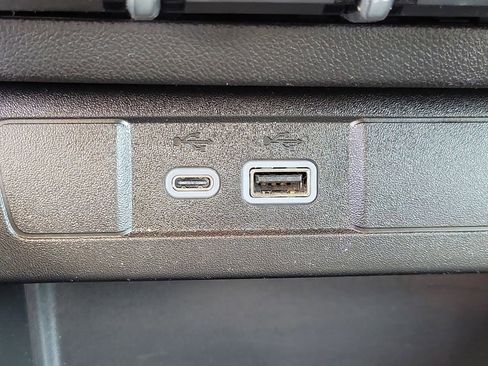 Used 2024 Chevrolet Colorado Z71 w/ Z71 Convenience Package 2 image 31