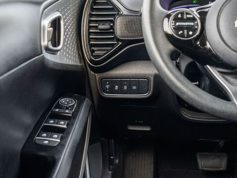 Used 2025 Kia Soul S FWD image 25