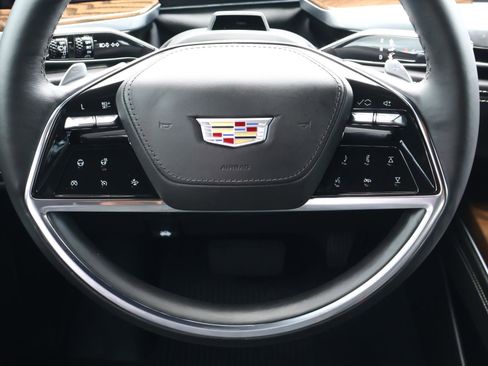 Used 2025 Cadillac Escalade Sport Platinum w/ LPO, Floor Liner Package AWD/4WD image 15