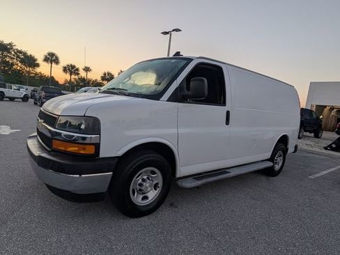 Used 2021 Chevrolet Express 2500 w/ Driver Convenience Package RWD image 3