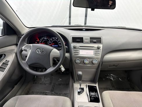 Used 2011 Toyota Camry LE FWD image 26