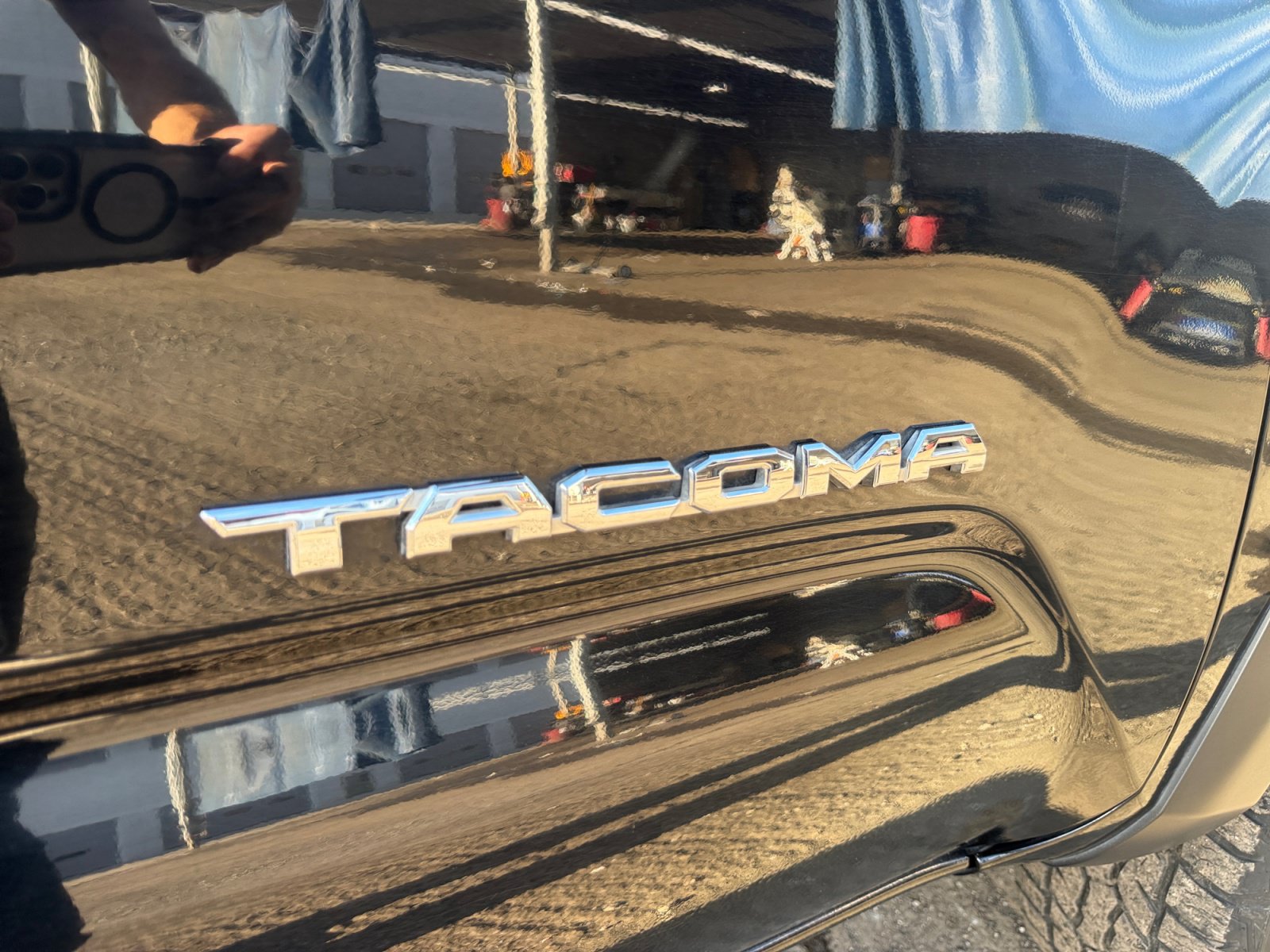 Used 2022 Toyota Tacoma TRD Off-Road w/ Technology Package AWD/4WD image 32