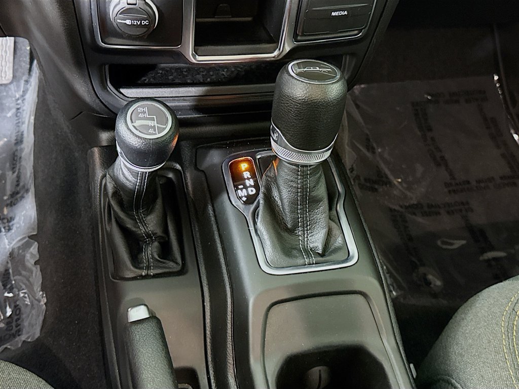 Used 2024 Jeep Gladiator Sport AWD/4WD image 8