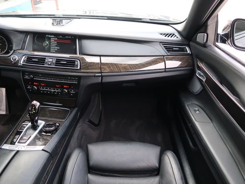 Used 2015 BMW 750Li image 15