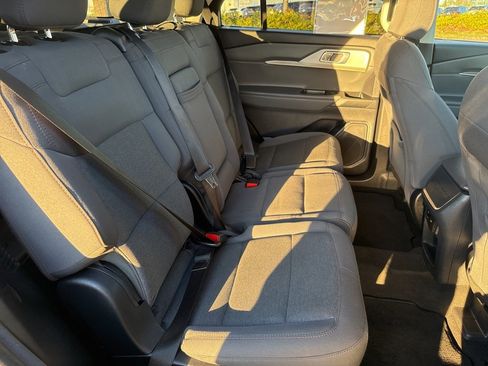 Used 2025 Ford Explorer Active image 25