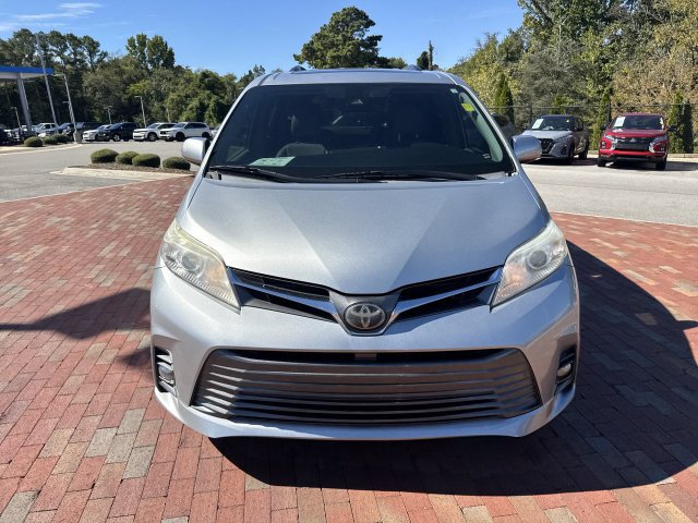 Used 2019 Toyota Sienna XLE Premium FWD image 31