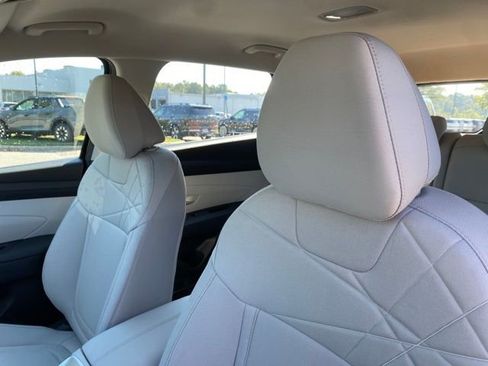 New 2026 Hyundai Tucson SE image 26