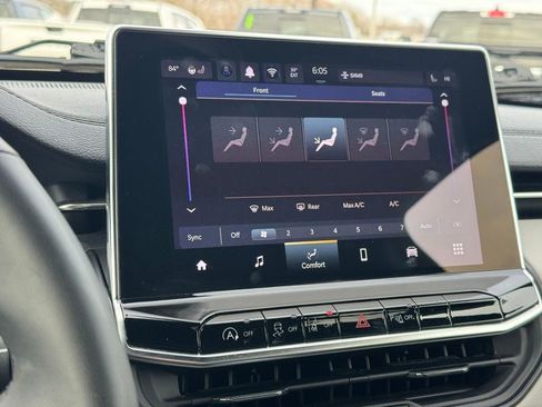 Used 2024 Jeep Compass Limited AWD/4WD image 23