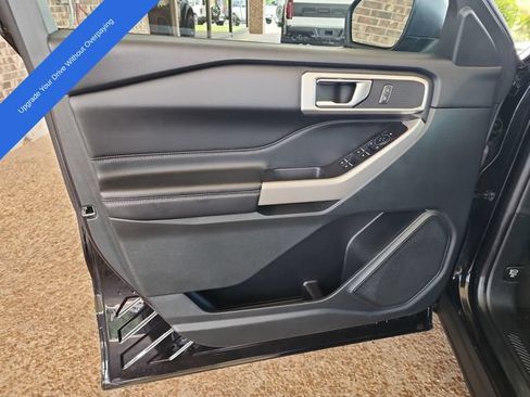 Used 2024 Ford Explorer XLT w/ Equipment Group 202A RWD image 9
