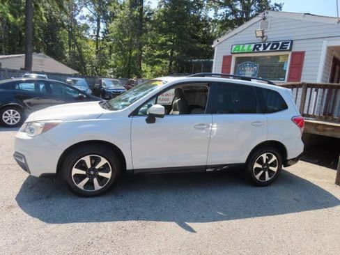 Used 2017 Subaru Forester 2.5i Limited AWD/4WD image 8