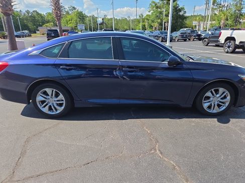 Used 2018 Honda Accord LX image 7