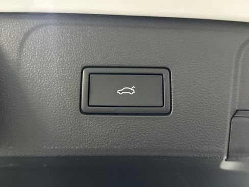 New 2026 Volkswagen Atlas Peak Edition image 13