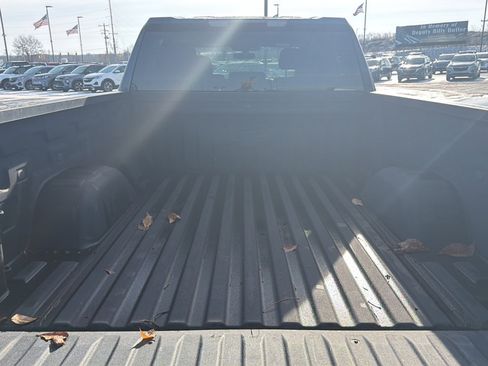 Used 2022 Chevrolet Silverado 1500 LT image 7