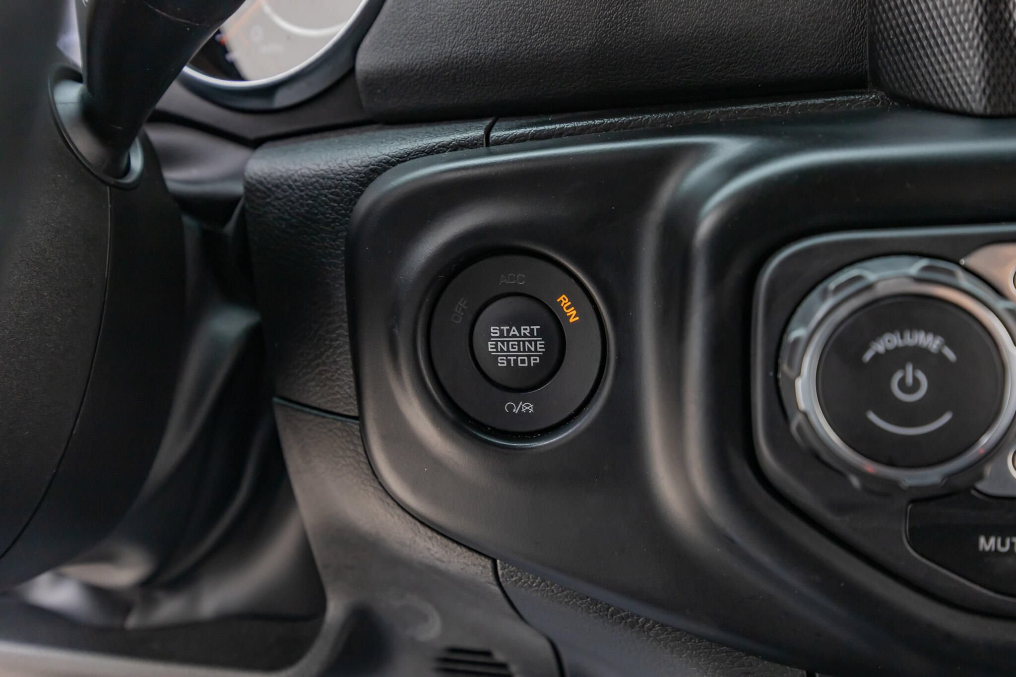 Used 2022 Jeep Wrangler Unlimited Sahara AWD/4WD image 23