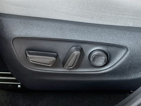 Used 2025 Toyota RAV4 XLE w/ Convenience Package FWD image 16