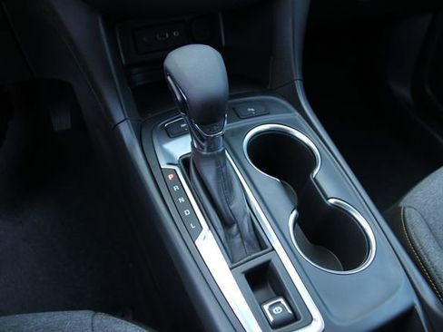 Used 2024 Chevrolet Equinox LT image 30