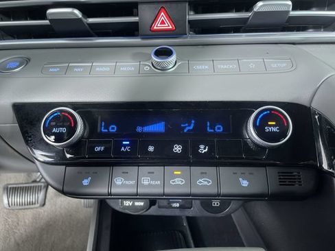 Used 2025 Hyundai Elantra SEL FWD image 24