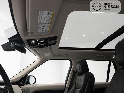 Used 2019 Land Rover Range Rover Supercharged image 15