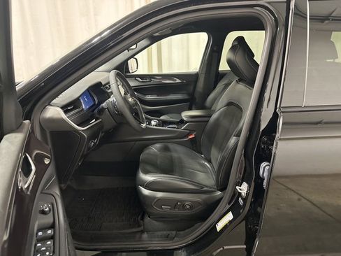 Used 2023 Jeep Grand Cherokee L Altitude image 7