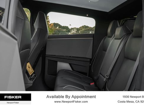 Used 2024 Tesla Cybertruck AWD Crew Cab image 17