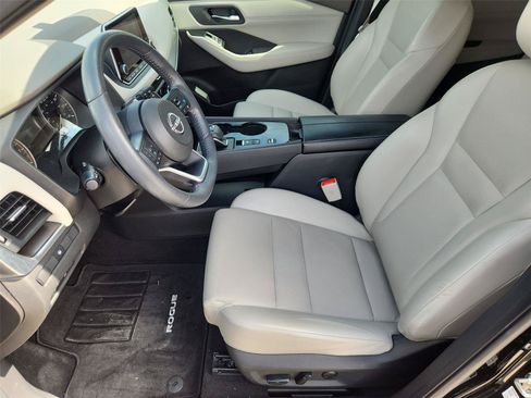 Used 2024 Nissan Rogue SV w/ SV Premium Package FWD image 19