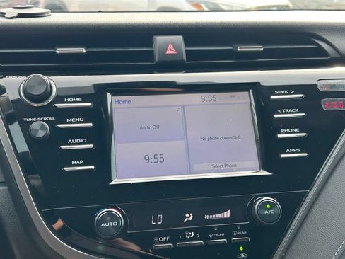 Used 2019 Toyota Camry SE FWD image 27