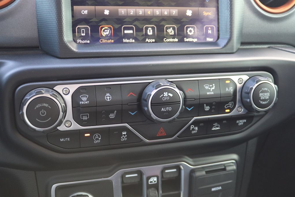 Used 2023 Jeep Gladiator Mojave w/ LED Lighting Group AWD/4WD image 13