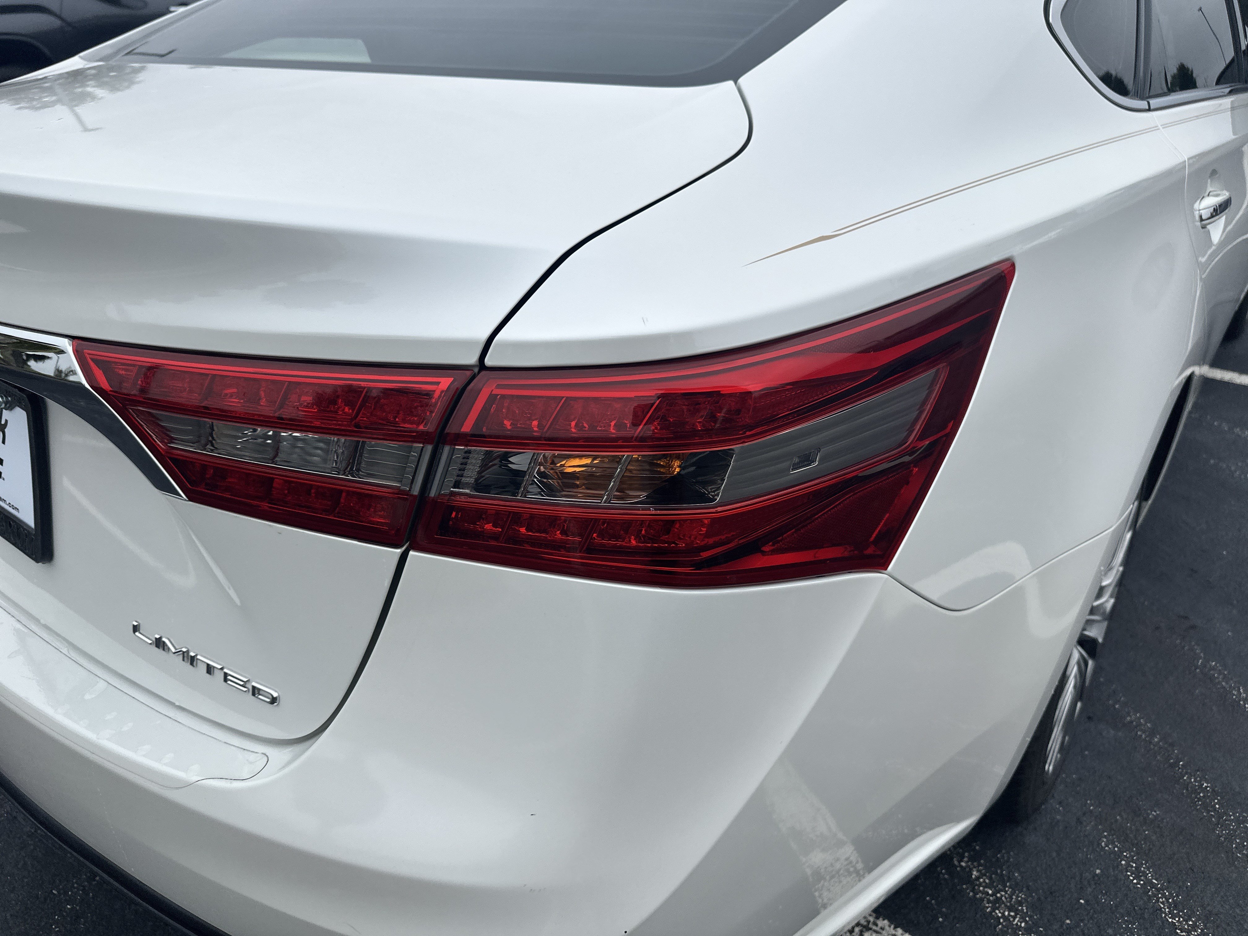 Used 2016 Toyota Avalon Limited FWD image 12