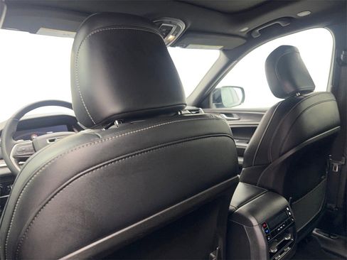 Used 2024 Jeep Grand Cherokee L Limited w/ Luxury Tech Group II image 38