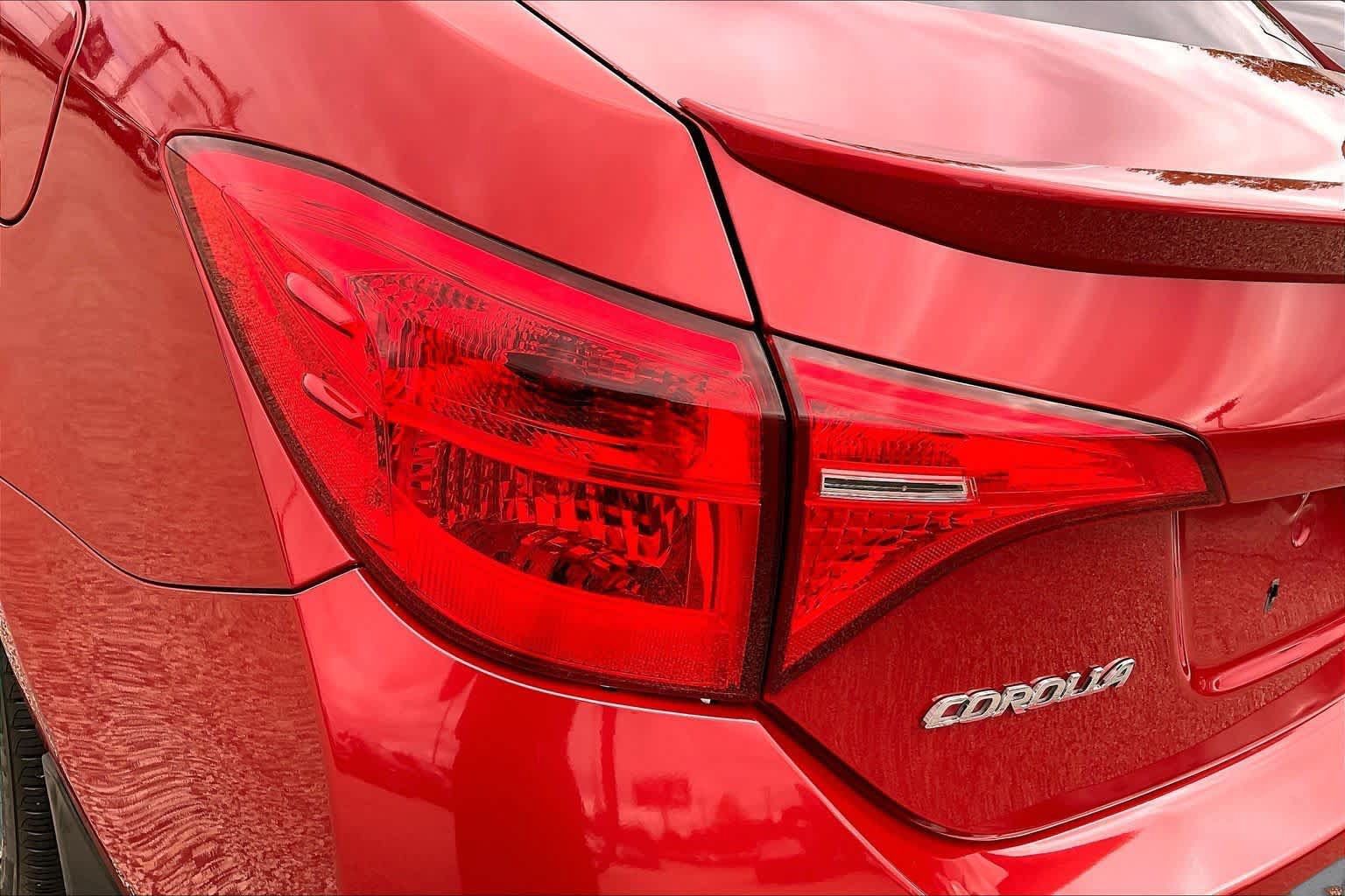 Used 2017 Toyota Corolla SE w/ Carpet Mat Package (TMS) FWD image 26