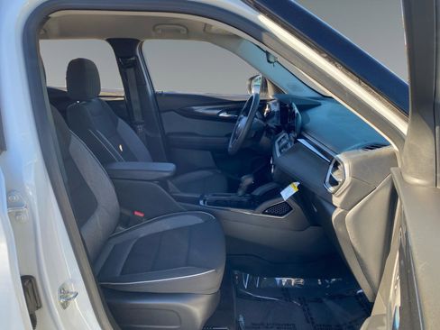 Used 2024 Chevrolet TrailBlazer LS image 15