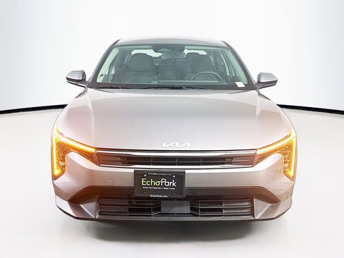 Used 2025 Kia K4 LXS image 2